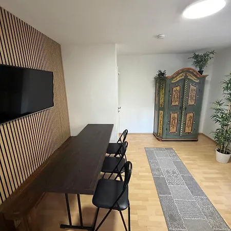 7 Residenz Vor Den Toren Muenchensstilvoller Komfort Fuer Gruppen Bis 19 Personen Eg פנזברג